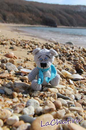 Вяжем крючком миниатюрного медвежонка 