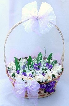 Букет из детской одежды