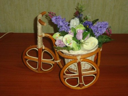 Букет из детской одежды