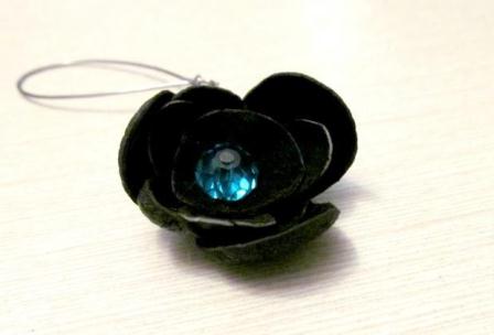Серьги из кожи