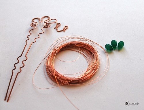 Заколка-шпилька в технике wire wrap