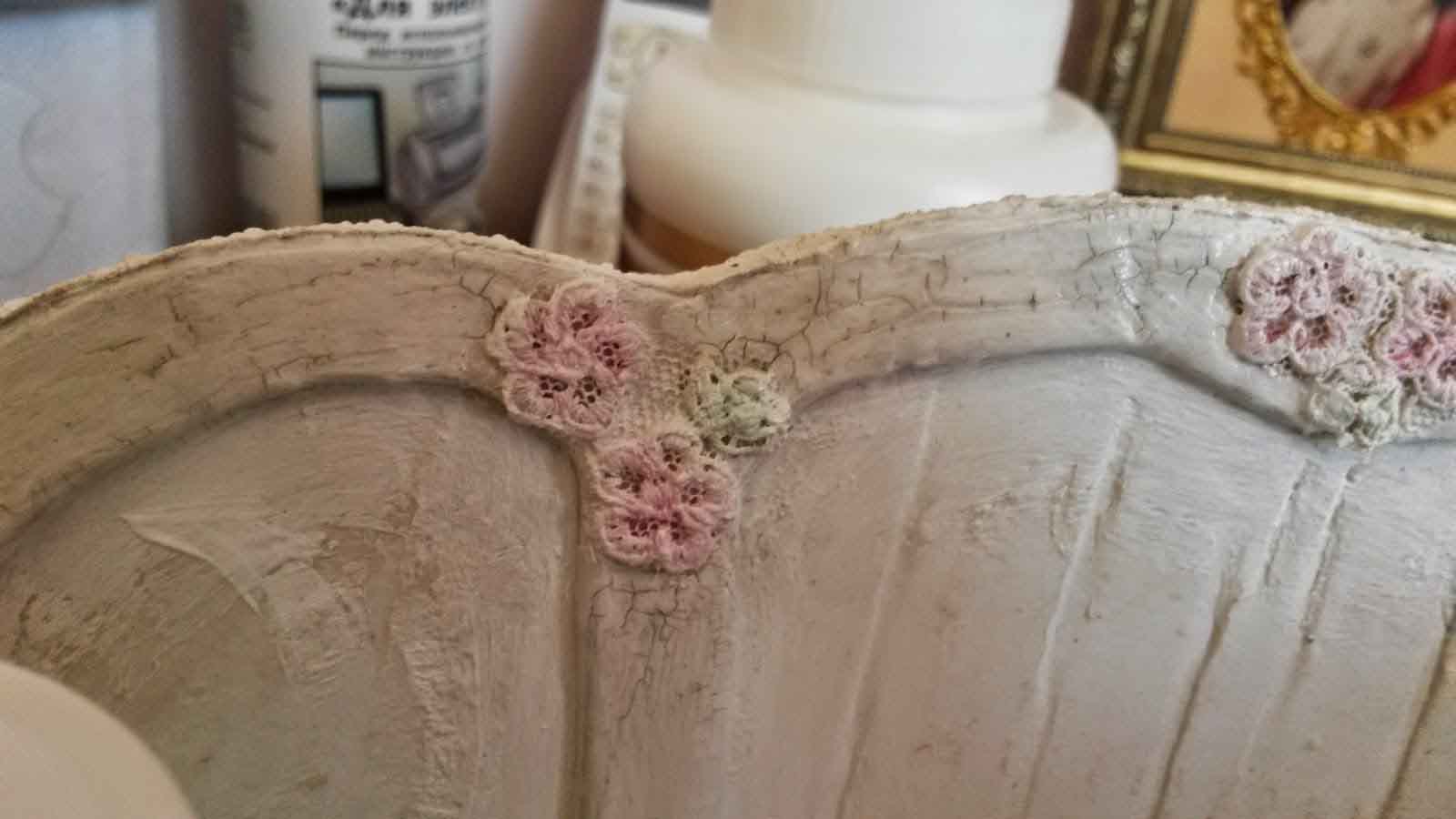 Кукольный диван в стиле Shabby chic