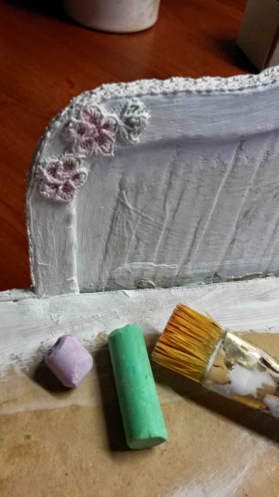 Кукольный диван в стиле Shabby chic